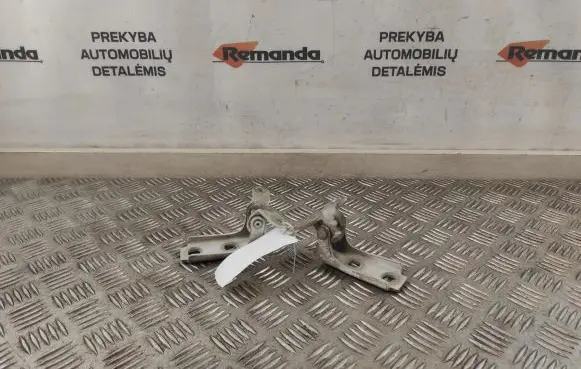 Chevrolet Cruze Front door hinge set A046057