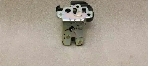 Audi A4 S4 B8 8K Tailgate boot lock/latch motor 8R0827505