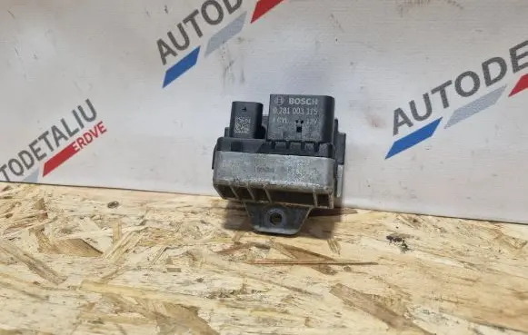 BMW 2 F46 Glow plug pre-heat relay 8514120 0281003115
