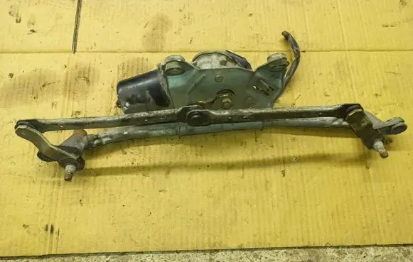 Front wiper linkage and motor