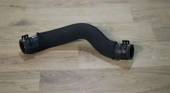 Audi A4 S4 B7 8E 8H Engine coolant pipe/hose