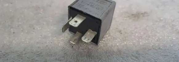 Audi A6 S6 C5 4B Other relay 8D0951253A V23134B52X301