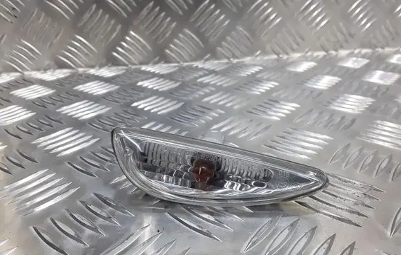 Hyundai i30 Front fender indicator light