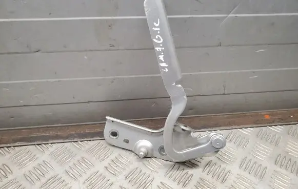 Chevrolet Camaro Tailgate/trunk/boot hinge