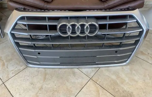 Audi Q5 SQ5 FY Front bumper upper radiator grill 80A853651C 80A853651D 80A853651E