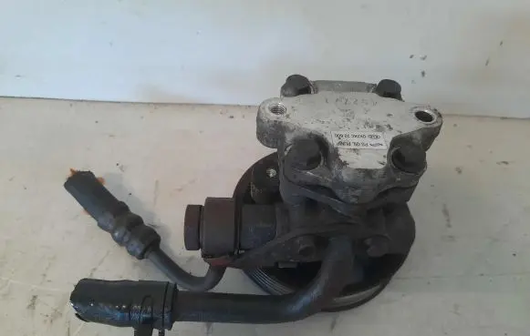 KIA Carens I Power steering pump 0K2KC32600