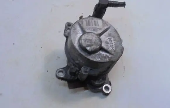 Renault Trafic II (X83) Vacuum pump 8200683982