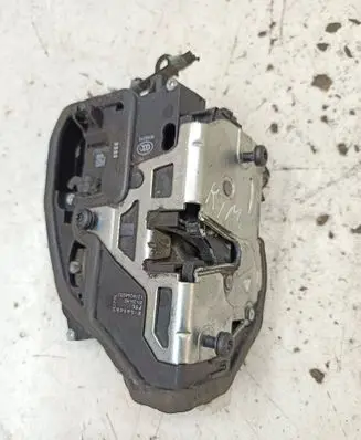 BMW X1 E84 Front door lock 7059967