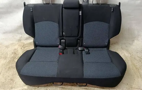 Nissan Note (E12) Second row seats 