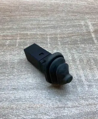 BMW 5 E60 E61 Fuel tank opening switch 8228939