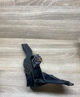 Ford Mondeo Mk III Accelerator throttle pedal 1S719F836BB