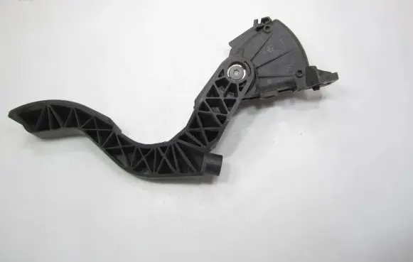 Volkswagen PASSAT B5.5 Accelerator throttle pedal 8D1721523J 6PV00837603