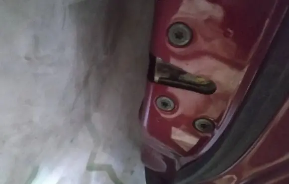 Suzuki Liana Front door lock