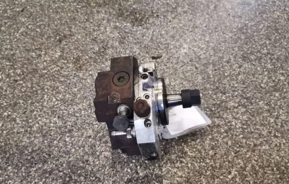 BMW 1 E81 E87 Fuel injection high pressure pump 0445010045 7788670