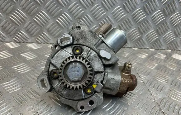 Peugeot Expert Fuel injection high pressure pump 9674984480