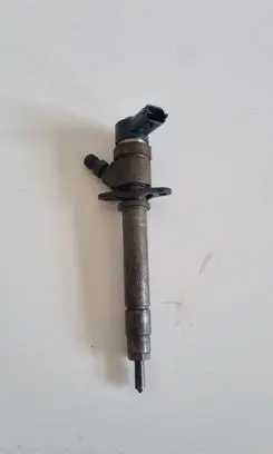 Volvo S60 Fuel injector 8658352