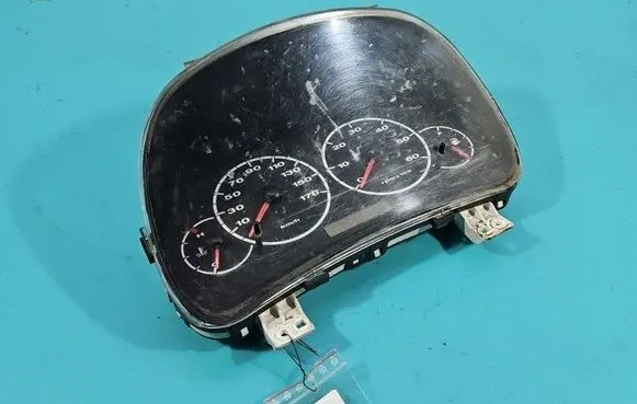 Speedometer (instrument cluster)