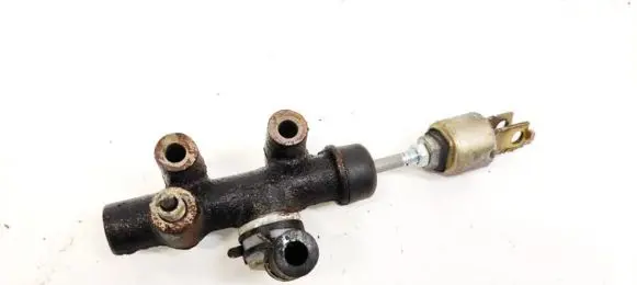Toyota Previa (XR30, XR40) II Clutch master cylinder