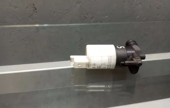 Renault Master II Windscreen/windshield washer pump 9641553880 9641553980 23000CS
