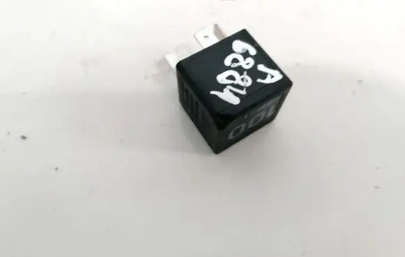 Seat Leon (1M) Other relay 7m0951253a v23136-j6-x45