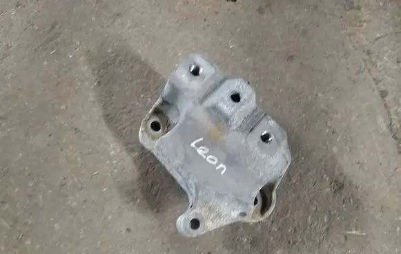 Seat Leon (5F) Gearbox mounting bracket 1K0199117CF