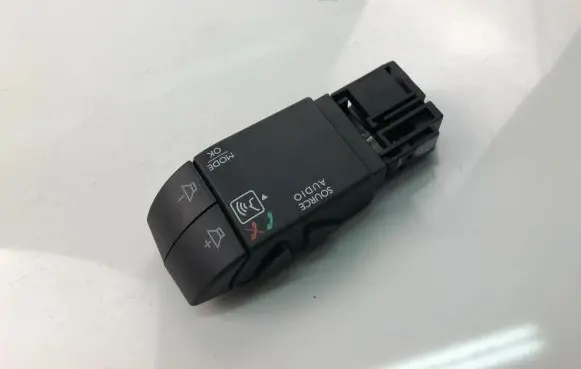 Dacia Sandero Indicator stalk 8200850420