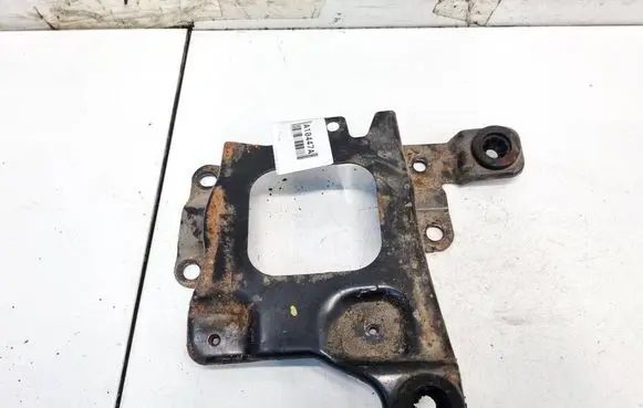 Battery bracket