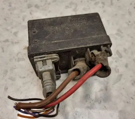 Peugeot 206 Glow plug pre-heat relay 0281003009