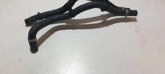 Coolant pipe/hose