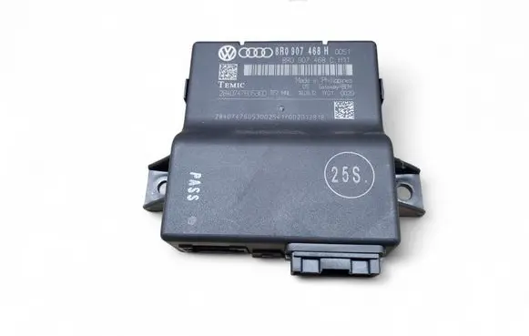 Audi A4 S4 B8 8K Gateway control module 8R0907468H