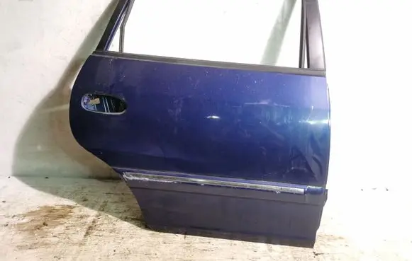 KIA Carens I Rear door