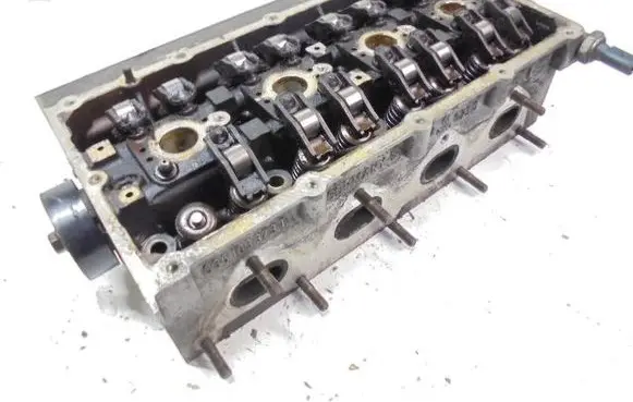 Volkswagen Golf IV Engine head 036103373T