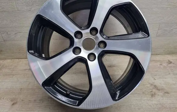Volkswagen Golf VII R18 alloy rim 5G0601025AS