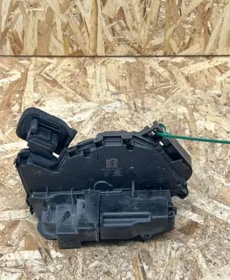 Seat Arona Front door lock 5TB837016A A046465