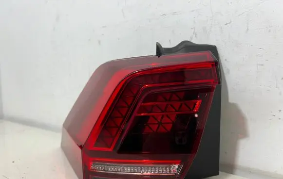 Volkswagen Tiguan Rear/tail lights 5NA945207F