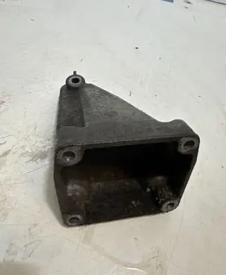 Mercedes-Benz E W211 Engine mounting bracket A6112230804