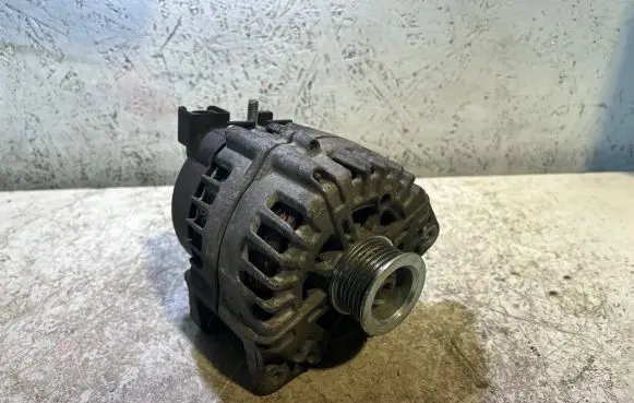 Mercedes-Benz E W212 Generator/alternator A0009062922 9613886A FG23S062