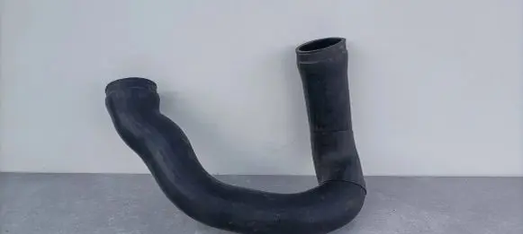 Audi A6 S6 C5 4B Intercooler hose/pipe 4B0145746E