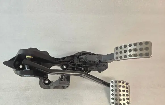 Mercedes-Benz A W177 Pedal assembly A2472902300