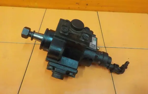 Iveco Massif Fuel injection high pressure pump 0445010317 4MB23