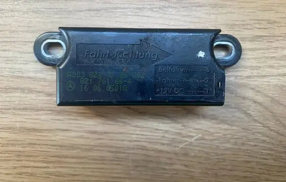 Mercedes-Benz CLS AMG C219 Airbag deployment crash/impact sensor A0038200726 015700BG 6BB00001