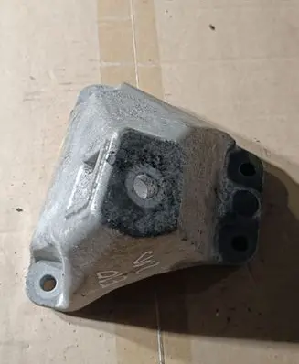BMW 5 F10 F11 Engine mounting bracket 22116781242 6781242