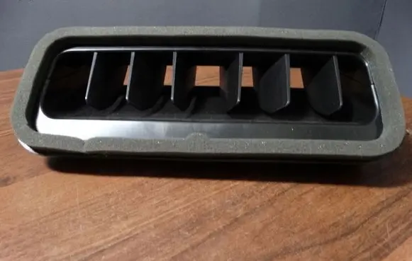 Audi Q8 Dash center air vent grill 4M1858431