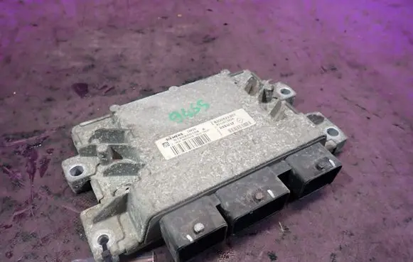 Renault Clio III Engine control unit/module ECU 