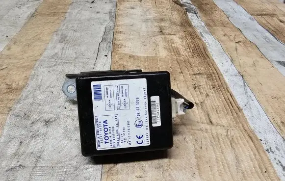 Toyota Corolla Verso AR10 Door control unit/module 897410F010 61B168000 10R021776