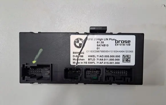 BMW X5 G05 Tailgate/trunk control unit/module 5A74B10 5B529E4