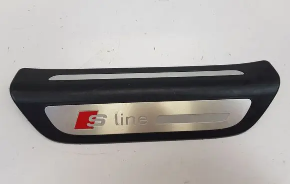 Audi Q3 8U Rear sill trim cover 8U0853376 8U0853376A