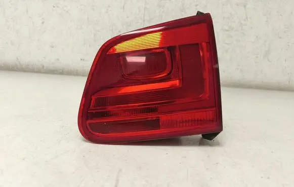 Volkswagen Tiguan Tailgate rear/tail lights 5N0945094H