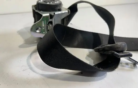 Ford Focus C-MAX Front seatbelt 601597500