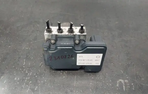 Skoda Fabia Mk2 (5J) ABS Pump 6R0907379AR 6R0907379AQ